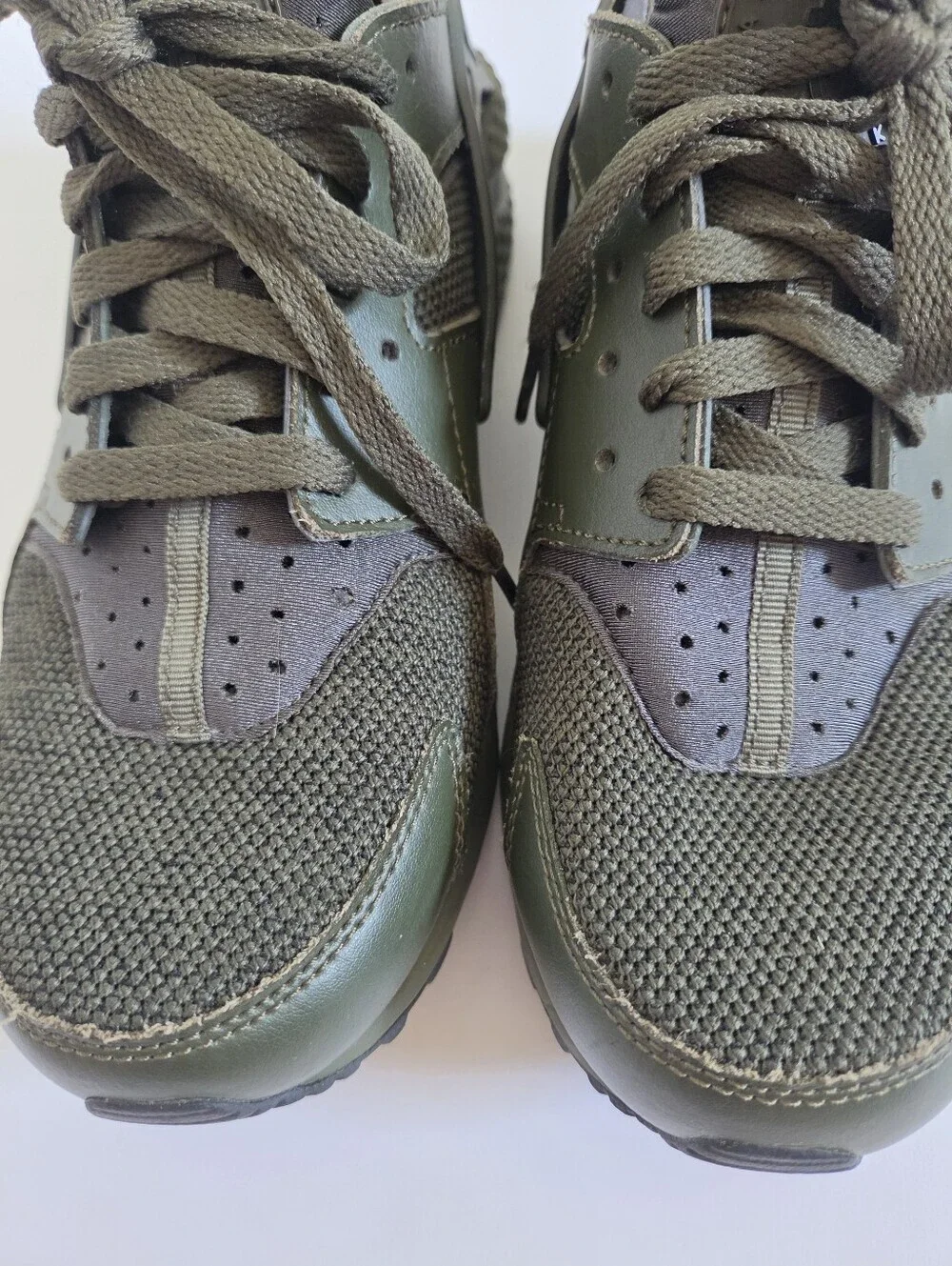 Nike Air Huarache Army olive cargo Green Size 9